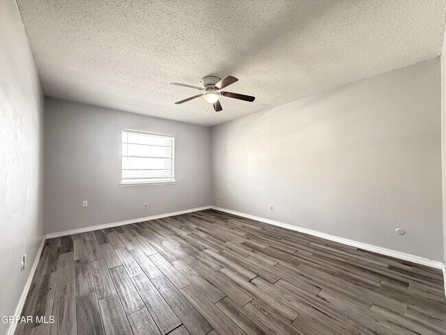 Building Photo - 4800 N Stanton St