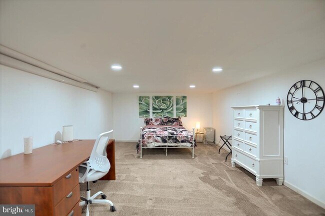 Building Photo - 83 Hillside Cir