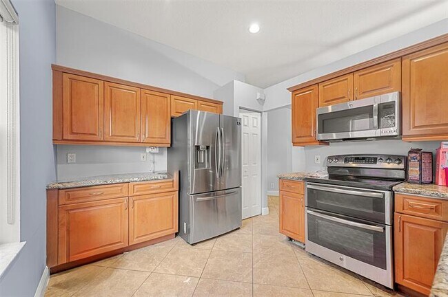 Building Photo - 4227 Sabal Ridge Cir