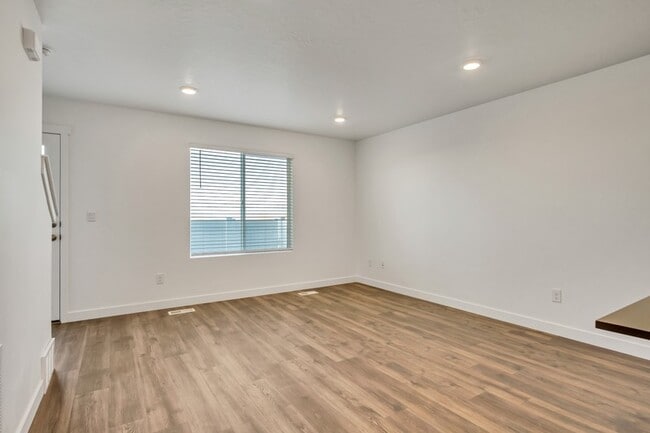 Building Photo - 8494 W Beckville Dr