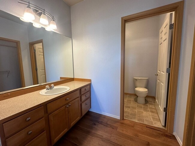 Building Photo - DuPont 2 bedroom 2 bath townhome