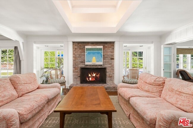 Building Photo - 1456 Roscomare Rd