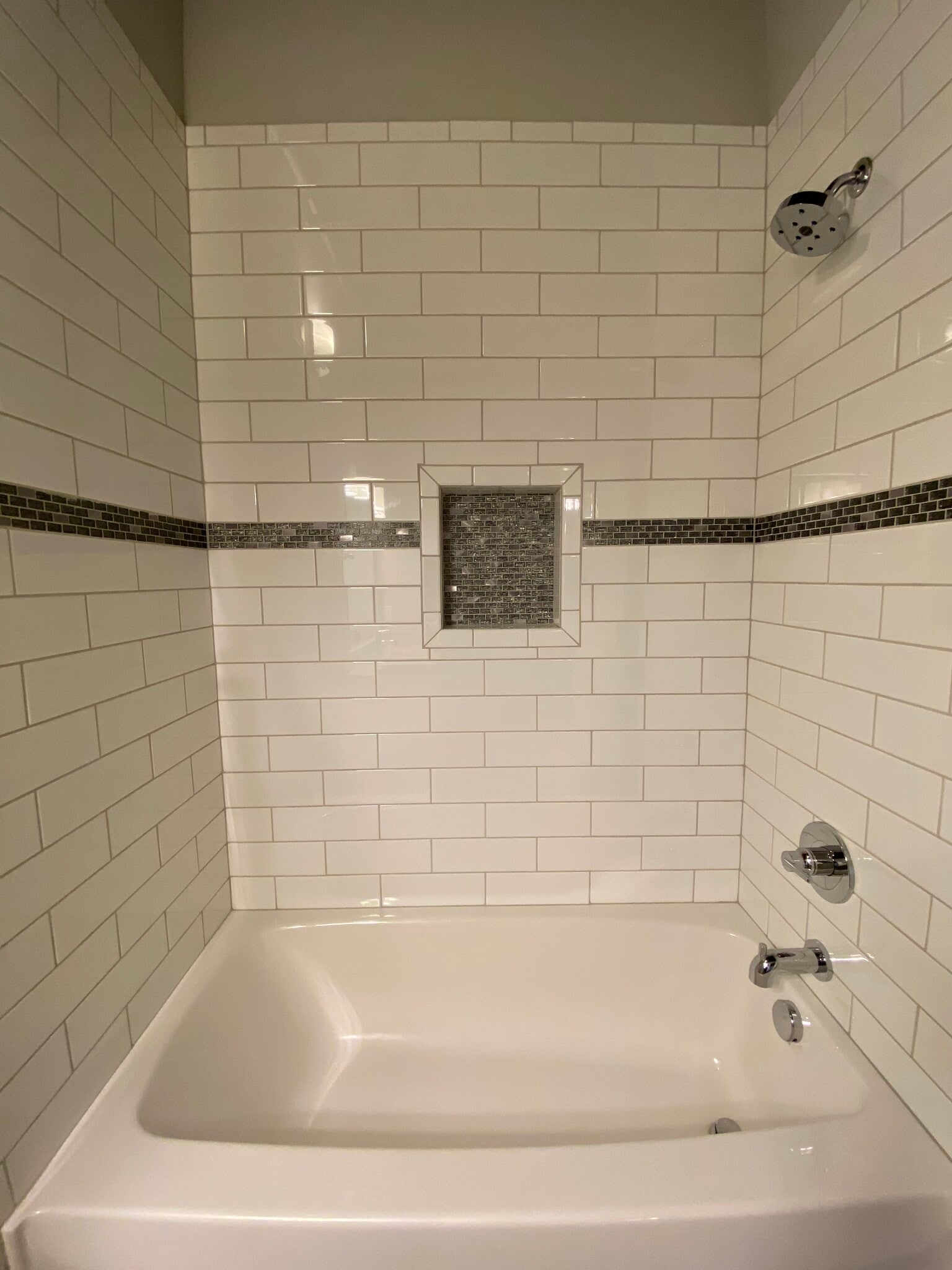 Guest Bath - 1200 Commerce St