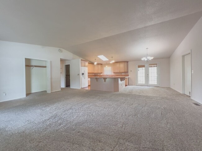 Building Photo - 3 bedroom rambler on corner lot