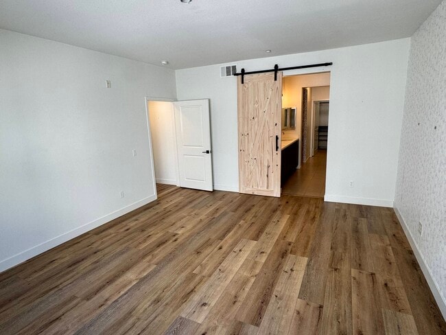 Building Photo - 13032 Union Ave