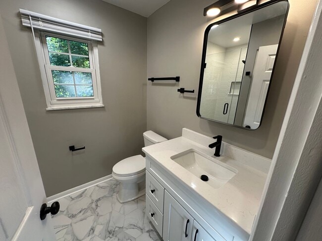 Building Photo - Stunning Single Family Home in “The Knolls”