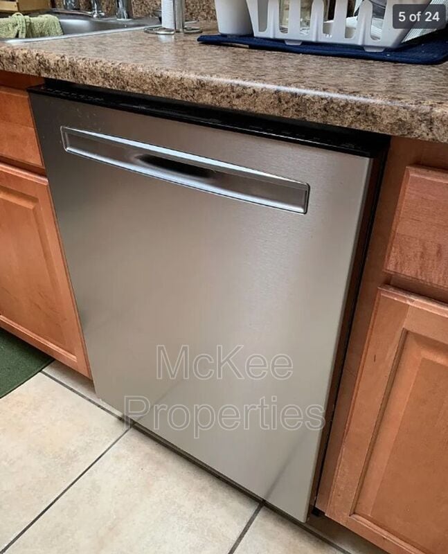 Building Photo - 6323 Connie Dr