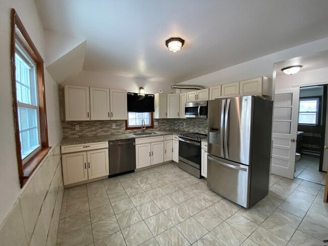 Building Photo - 79 19th St