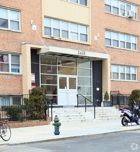 Building Photo - 3435 Holmead Pl NW