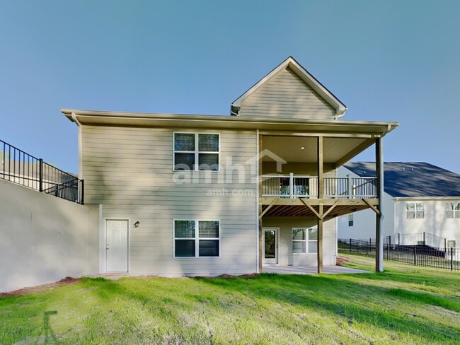 Building Photo - 5275 Valley Dr