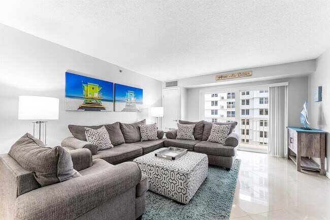 Building Photo - 3215 S Ocean Blvd