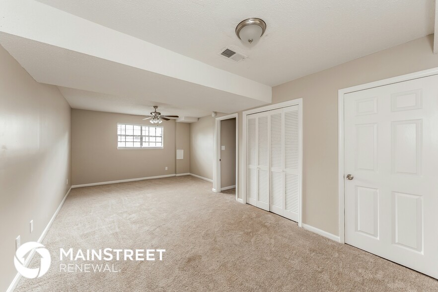 Building Photo - 6920 Suburban Terrace