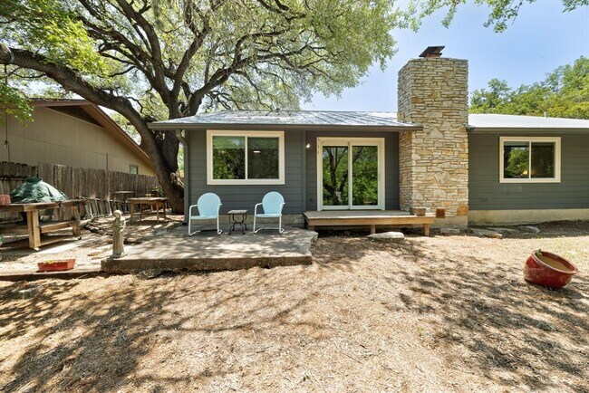 Building Photo - 5206 Suburban Dr