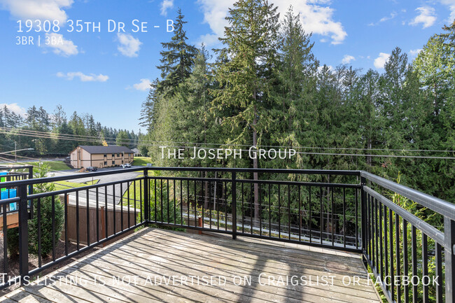 Building Photo - Modern living at its finest! 3 bed in Bothell