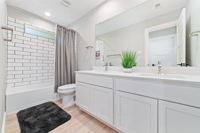 Building Photo - 10332 Rainbow Cove Ln