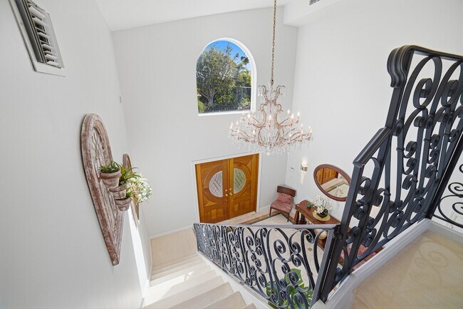 Building Photo - 2519 Barcelona Dr