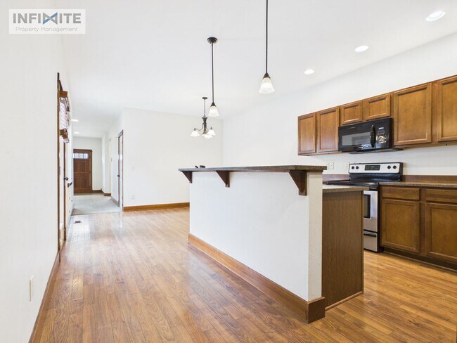 Building Photo - 1169 Forestglen Dr