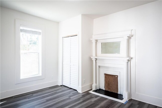 Building Photo - 1359 Finley St NE