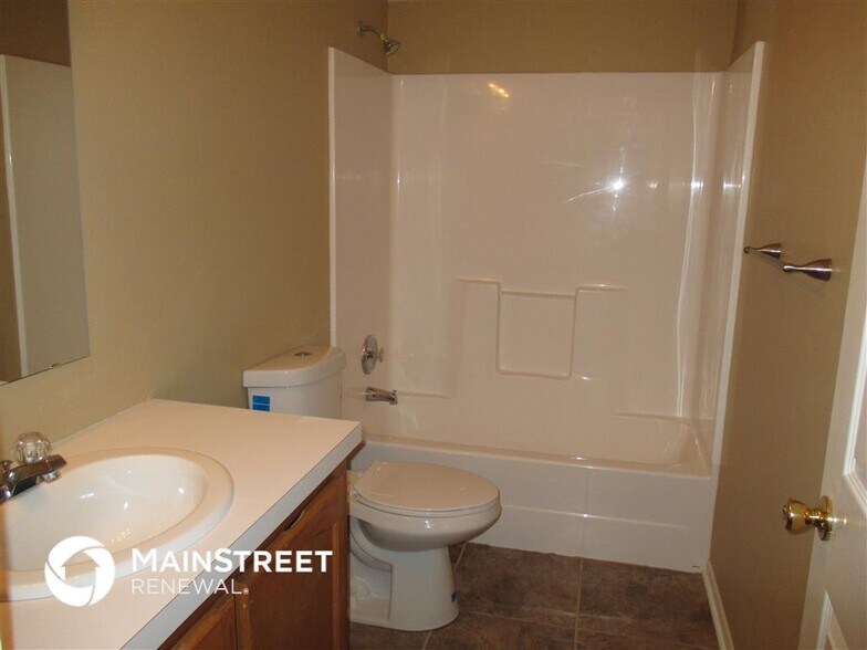 Building Photo - 1709 Lexington Rd