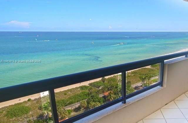 Primary Photo - 2555 Collins Ave