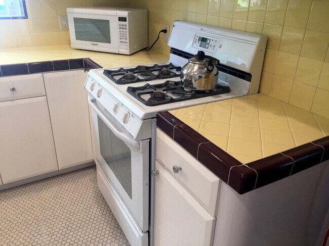 Perfect ceramic tile - 4401 Radford Ave