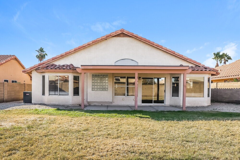 Building Photo - 12218 W Cambridge Ave