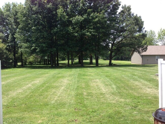 Building Photo - Country Club Duplex
