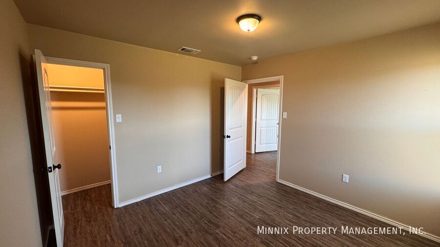 Building Photo - 2515 N Ave O