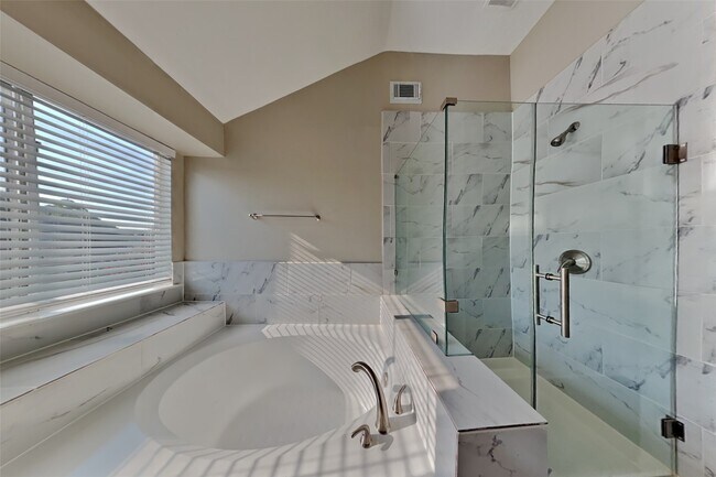Building Photo - 4223 Shady Village Ct
