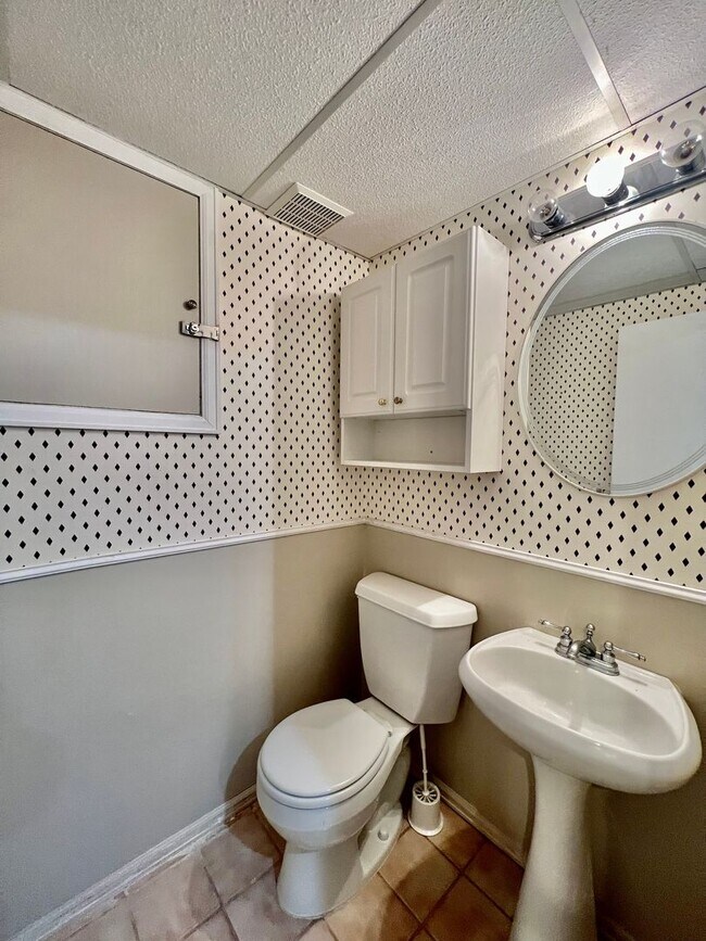 Building Photo - 6064 Zang Way