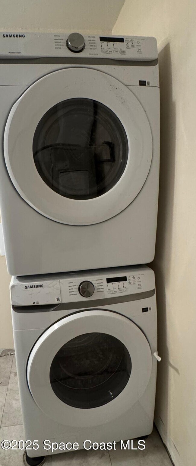 Building Photo - 2398 Fox Hollow Dr