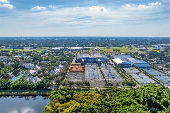 Building Photo - 5425 46th Ct W