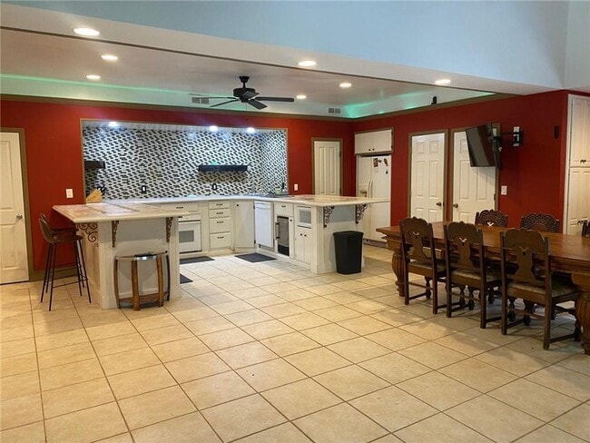 Building Photo - 1256 Chambers Rd