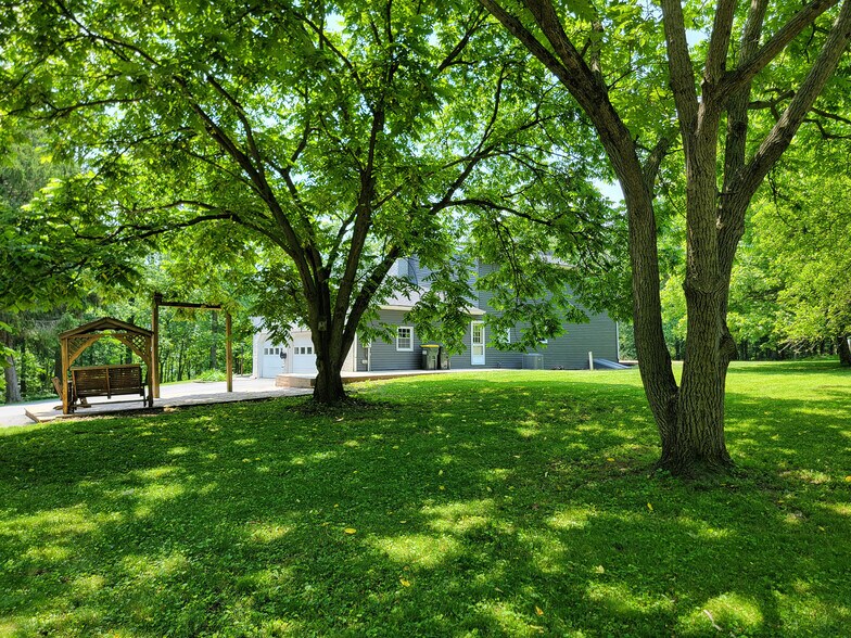Building Photo - 380 Netzley Dr
