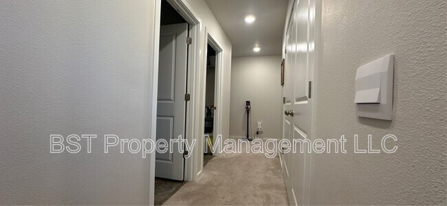 Building Photo - 477 Himalaya St. NE