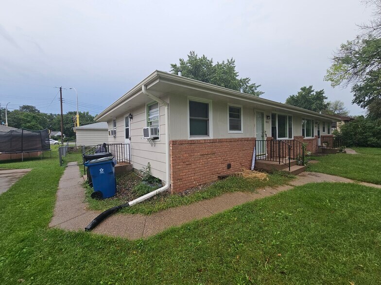 Building Photo - 7891 Firwood Way NE
