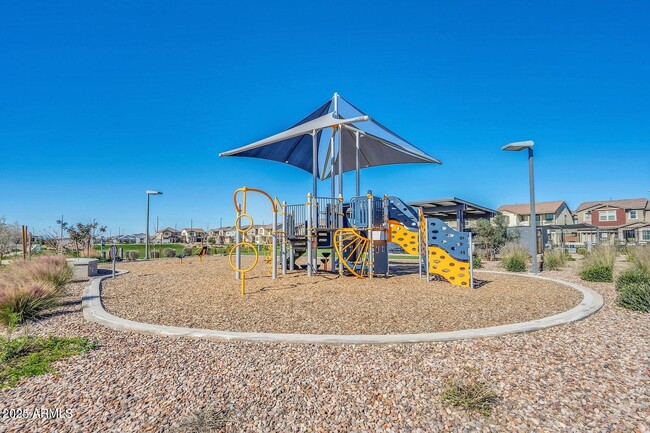 Building Photo - 2516 E King Bird Dr