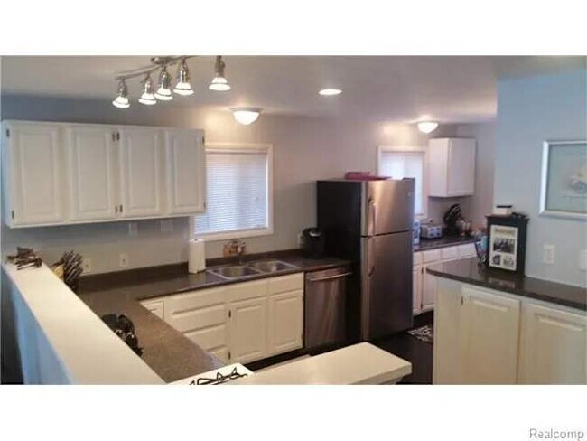 Building Photo - 6504 Buckshore Dr