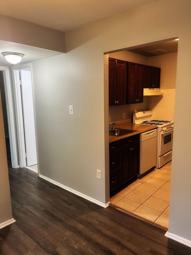 Building Photo - 2 Bed 1 Bath Bladensburg, MD