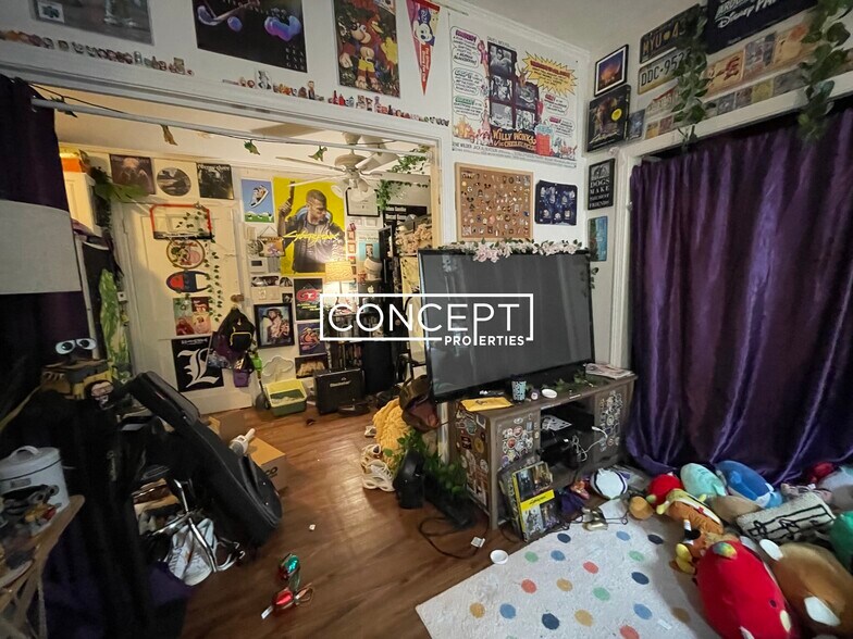 Building Photo - 64 Hemenway St