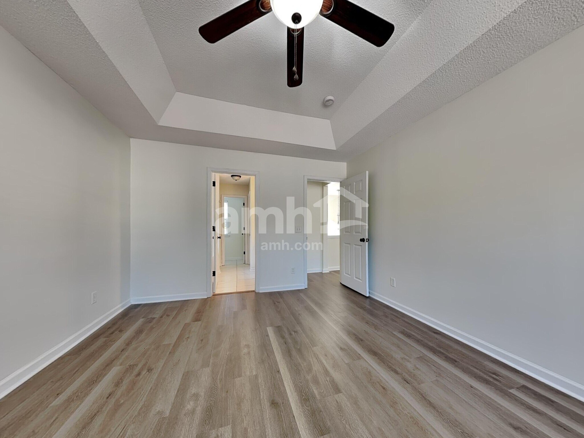 Building Photo - 300 Aspen Arbor