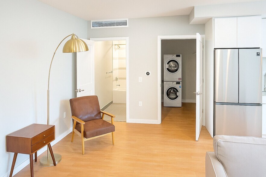 Building Photo - 2210 Wisconsin Ave NW