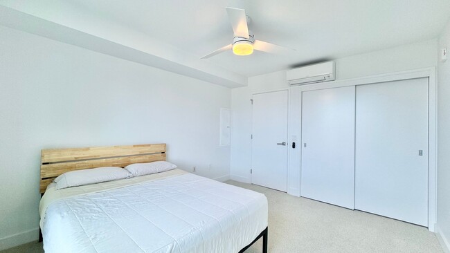 Building Photo - AVAILABLE NOW!! Furnished 1 Bedroom, 1 Bat...