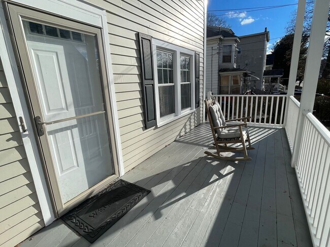 Building Photo - 25 S Onota St