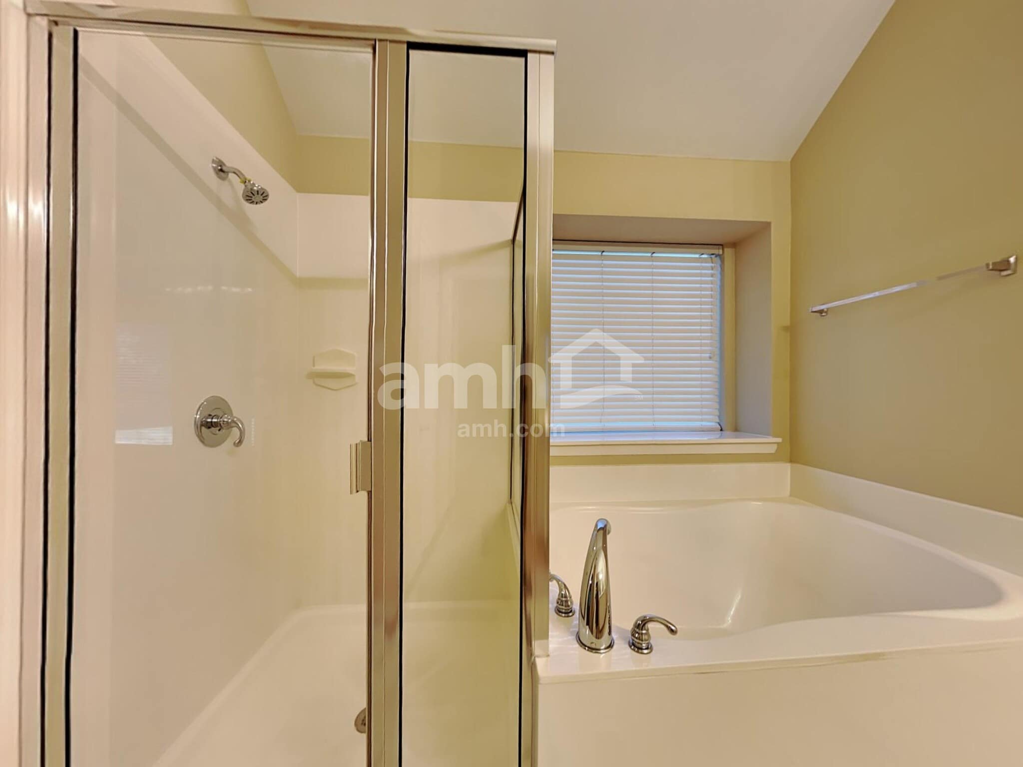 Building Photo - 5776 Jillian Way