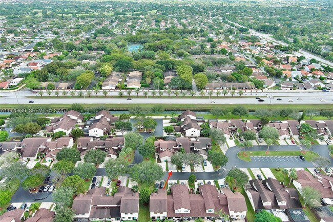 Building Photo - 10161 SW 137th Ct