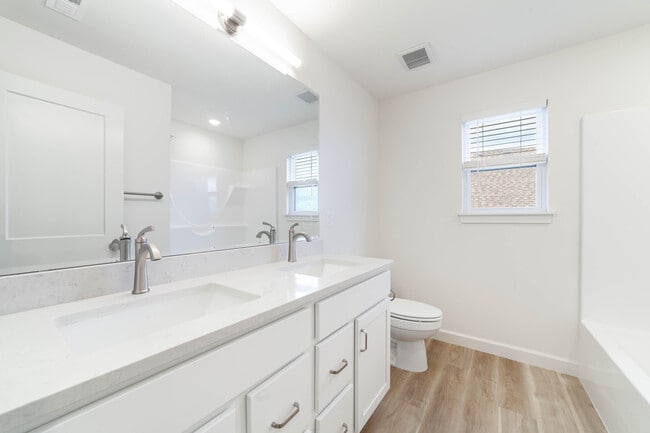 Building Photo - 4604 Estacada Dr