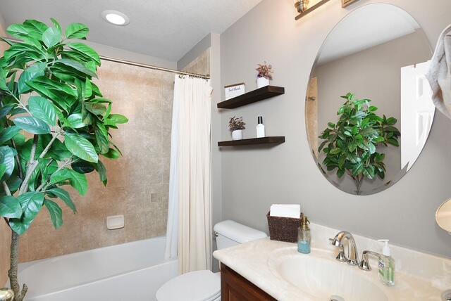 Building Photo - 2883 SW Cape Breton Dr