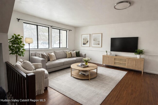 Building Photo - 259 Village Ct