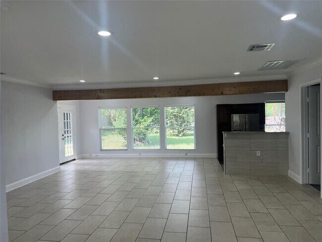 Building Photo - 3020 Great Valley Dr